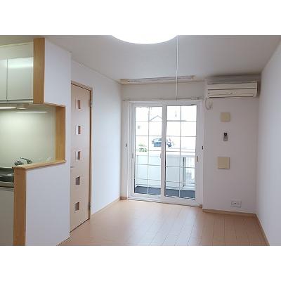 カーサ　ソラーレ　Ａ 102【管理NO：1-015500901-01020】 ★家具家電は申し込み後に搬入しますの物件写真2