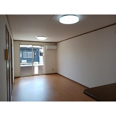 フェアリー 102【管理NO：1-011737301-01020】 ★家具家電は申し込み後に搬入しますの物件写真2