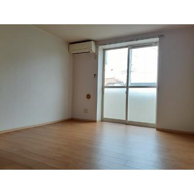 シャンペトレⅡ 202【管理NO：1-009353402-02020】 ★家具家電は申し込み後に搬入しますの物件写真2