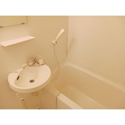 エリール千野根 202【管理NO：1-005227701-02020】 ★家具家電は申し込み後に搬入しますの物件写真4