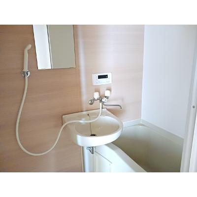 エルディム花月 201【管理NO：1-001410401-02010】 ★家具家電は申し込み後に搬入しますの物件写真4