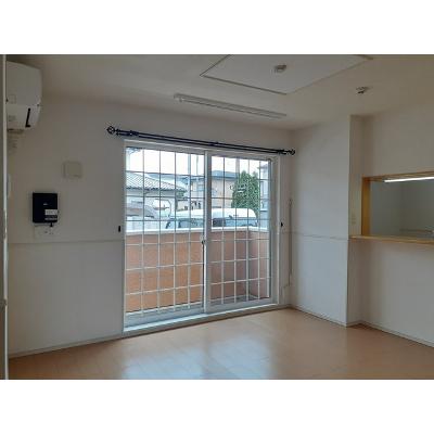 ラ・フランセ５ 101【管理NO：1-018936101-01010】 ★家具家電は申し込み後に搬入します★の物件写真2