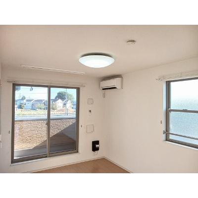 エターナル 205【管理NO：1-018414001-02040】 ★家具家電は申し込み後に搬入しますの物件写真2