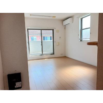 サンライト・カワサキＣ 203【管理NO：1-017843103-02030】 ★家具家電は申し込み後に搬入します★の物件写真2