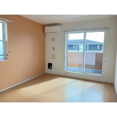 グローバル・ハイツⅢ 202【管理NO：1-015887501-02020】 ★家具家電は申し込み後に搬入しますの物件写真2