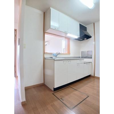 アユム・Ａ 102【管理NO：1-013768401-01020】 ★家具家電は申し込み後に搬入します★の物件写真3