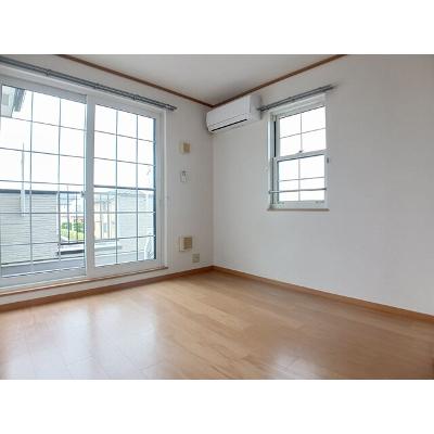 サンクレストⅡ 201【管理NO：1-012404501-02010】 ★家具家電は申し込み後に搬入しますの物件写真2