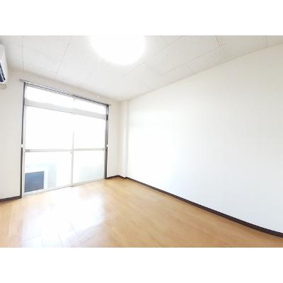 ユリカハイツ　Ⅲ 201【管理NO：1-003280902-02010】 ★家具家電は申し込み後に搬入します★の物件写真2