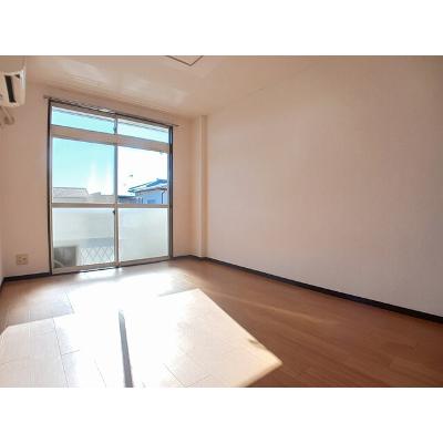 アーバンヒルズ 203【管理NO：1-004172901-02030】 ★家具家電は申し込み後に搬入しますの物件写真2
