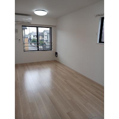 ルミエール城東 201【管理NO：1-028279402-02010】 ★家具家電は申し込み後に搬入しますの物件写真2