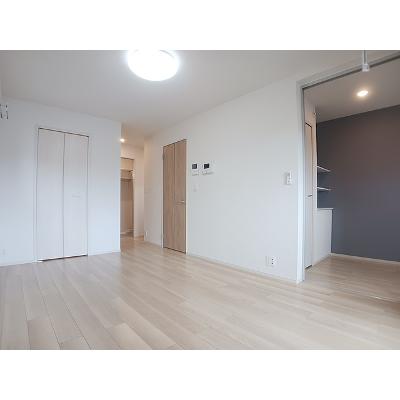 パンル 201【管理NO：1-028619901-02010】 ★家具家電は申し込み後に搬入しますの物件写真2
