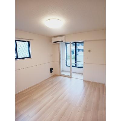 クリスタル　パレス 101【管理NO：1-027962801-01010】 ★家具家電は申し込み後に搬入します★の物件写真2