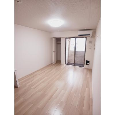 アベリア 102【管理NO：1-026728701-01020】 ★家具家電は申し込み後に搬入します★の物件写真2