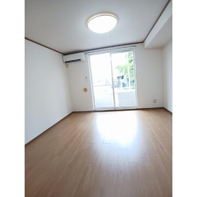 クリスタルバレー 103【管理NO：1-011176201-01030】 ★家具家電は申し込み後に搬入します 2026年07月下旬入居可能の物件写真2