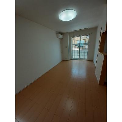 ジベルニーⅢ 104【管理NO：1-018006203-01040】 ★家具家電は申し込み後に搬入しますの物件写真2