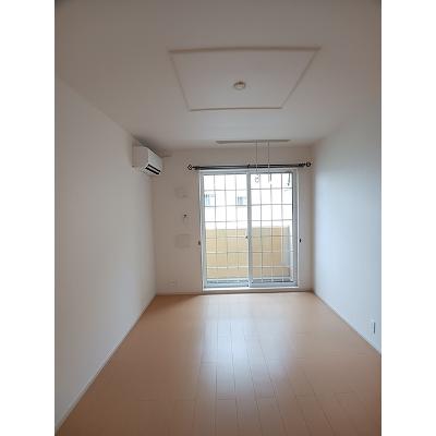 ジベルニーⅡ 102【管理NO：1-018006202-01020】 ★家具家電は申し込み後に搬入しますの物件写真2