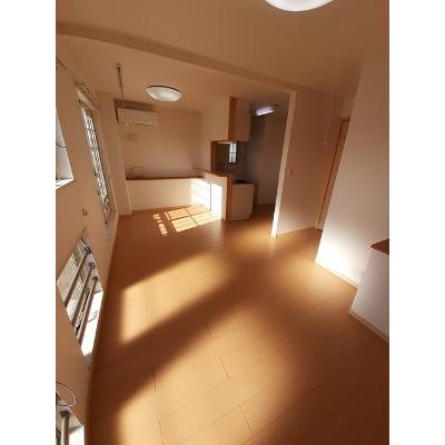 フィオーレ 201【管理NO：1-015672001-02010】 ★家具家電は申し込み後に搬入します★の物件写真2