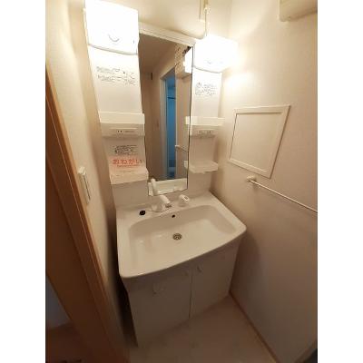 フィオーレ 201【管理NO：1-015672001-02010】 ★家具家電は申し込み後に搬入します★の物件写真6