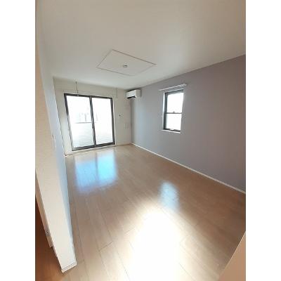 ＬａＴｏｕｒＫＡＩＺＡＷＡ　Ⅴ 101【管理NO：1-023184702-01010】 ★家具家電は申し込み後に搬入しますの物件写真2