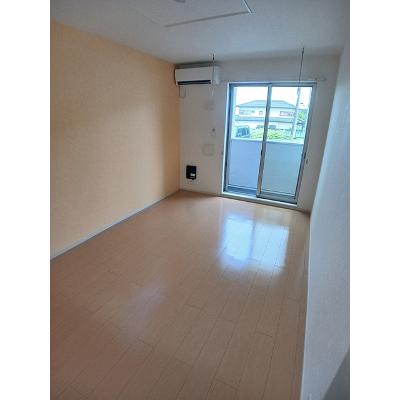 ラ・フォンテ　Ⅱ 102【管理NO：1-020086302-01020】 ★家具家電は申し込み後に搬入しますの物件写真2