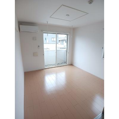 シエナ 101【管理NO：1-018790801-01010】 ★家具家電は申し込み後に搬入します★の物件写真2