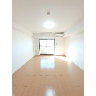 カーサ・セレーノ 303【管理NO：1-016230301-03030】 ★家具家電は申し込み後に搬入します★の物件写真2