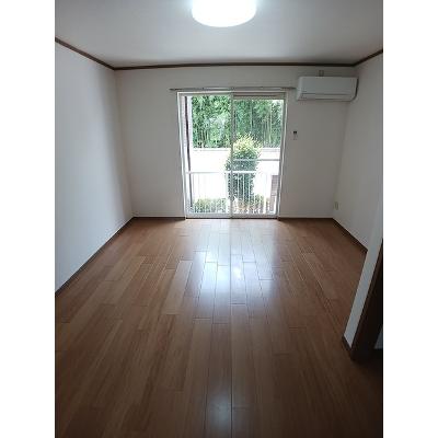ウエストヴィレッジ 104【管理NO：1-011886701-01040】 ★家具家電は申し込み後に搬入します★の物件写真2