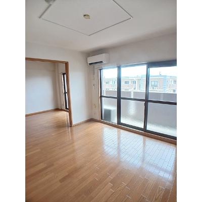 グランドレジデンス 303【管理NO：1-011383401-03030】 ★家具家電は申し込み後に搬入します★の物件写真2