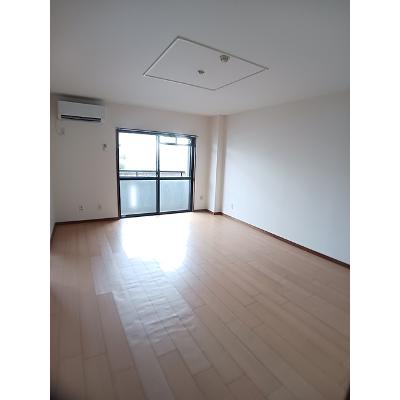 フラワープレイス 104【管理NO：1-005171401-01040】 ★家具家電は申し込み後に搬入しますの物件写真2
