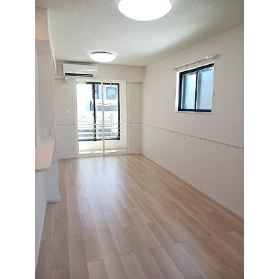 ノーブルイースト上柴 101【管理NO：1-028552401-01010】 ★家具家電は申し込み後に搬入しますの物件写真2