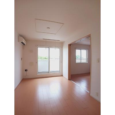 リバーサイド　エアリーⅠ 203【管理NO：1-017770801-02030】 ★家具家電は申し込み後に搬入しますの物件写真2