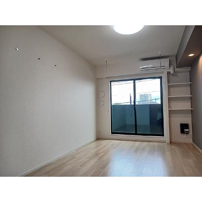 スプレンドーレ 303【管理NO：1-028285201-03030】 ★家具家電は申し込み後に搬入します★の物件写真2