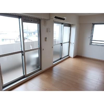 赤坂レジデンス 305【管理NO：1-016298401-03050】 ★家具家電は申し込み後に搬入しますの物件写真2