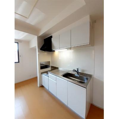 フローリッシュ 201【管理NO：1-018079201-02010】 ★家具家電は申し込み後に搬入します★の物件写真3