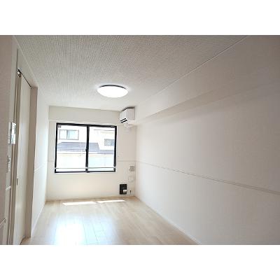 エリオス 101【管理NO：1-028224801-01010】 ★家具家電は申し込み後に搬入します★ ★2026年09月上旬入居可能★の物件写真2