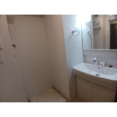 リッシュ 203【管理NO：1-028619001-02030】 ★家具家電は申し込み後に搬入します★の物件写真6