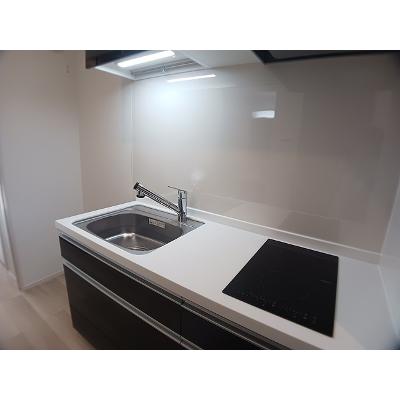 ロンフルール 304【管理NO：1-028421801-03040】 ★家具家電は申し込み後に搬入します★の物件写真3