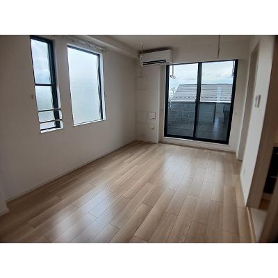 フォートリス 301【管理NO：1-023350901-03010】 ★家具家電は申し込み後に搬入します 2026年08月下旬入居可能の物件写真2
