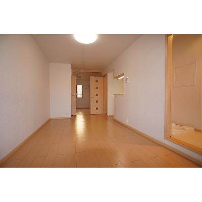 シェーネ 303【管理NO：1-016694701-03030】 ★家具家電は申し込み後に搬入します 2026年08月中旬入居可能の物件写真2