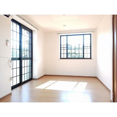 アンソレイエⅠ 201【管理NO：1-010630701-02010】 ★家具家電は申し込み後に搬入します★の物件写真2