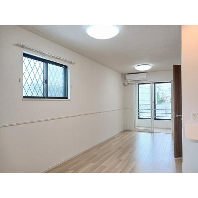 テラスハウス 104【管理NO：1-028716101-01040】 ★家具家電は申し込み後に搬入しますの物件写真2