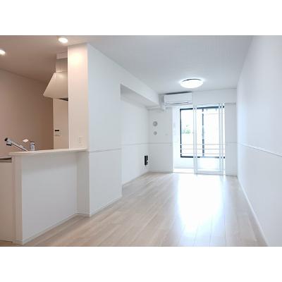 テラスハウス 102【管理NO：1-028716101-01020】 ★家具家電は申し込み後に搬入しますの物件写真2