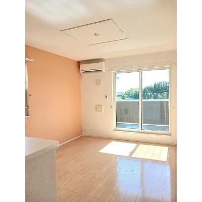 プレーヌ　Ａ 204【管理NO：1-021293901-02040】 ★家具家電は申し込み後に搬入します★の物件写真2