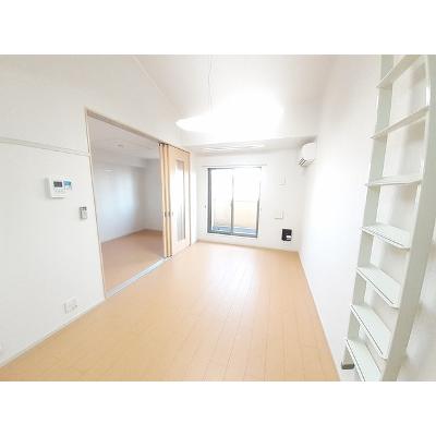 パーク　サイド　エイシュウ 202【管理NO：1-018210201-02020】 ★家具家電は申し込み後に搬入しますの物件写真2