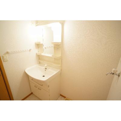 apartment 茨城県稲敷郡阿見町大字若栗１７４７番４ 

↓地図はこちらから