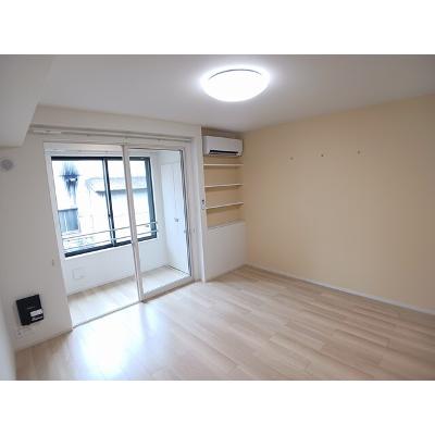 プレミアコート　上高津 102【管理NO：1-027459501-01020】 ★家具家電は申し込み後に搬入します★の物件写真2