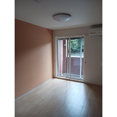 カラカル 102【管理NO：1-021473701-01020】 ★家具家電は申し込み後に搬入します★の物件写真2