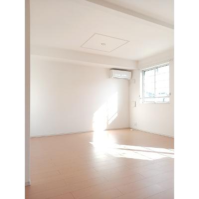 エクセル　Ⅴ 202【管理NO：1-017798702-02020】 ★家具家電は申し込み後に搬入します★の物件写真2