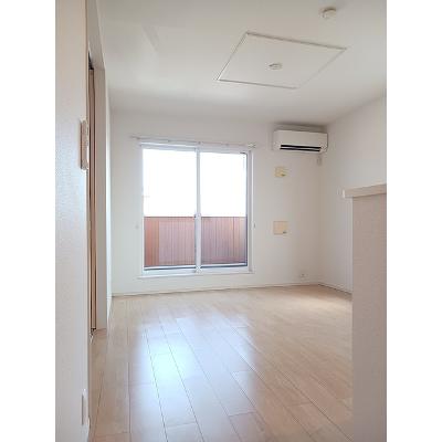 コーネル若月Ⅱ 201【管理NO：1-022504402-02010】 ★家具家電は申し込み後に搬入しますの物件写真2