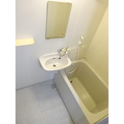 エルディム岡田 201【管理NO：1-003522201-02010】 ★家具家電は申し込み後に搬入します★の物件写真4